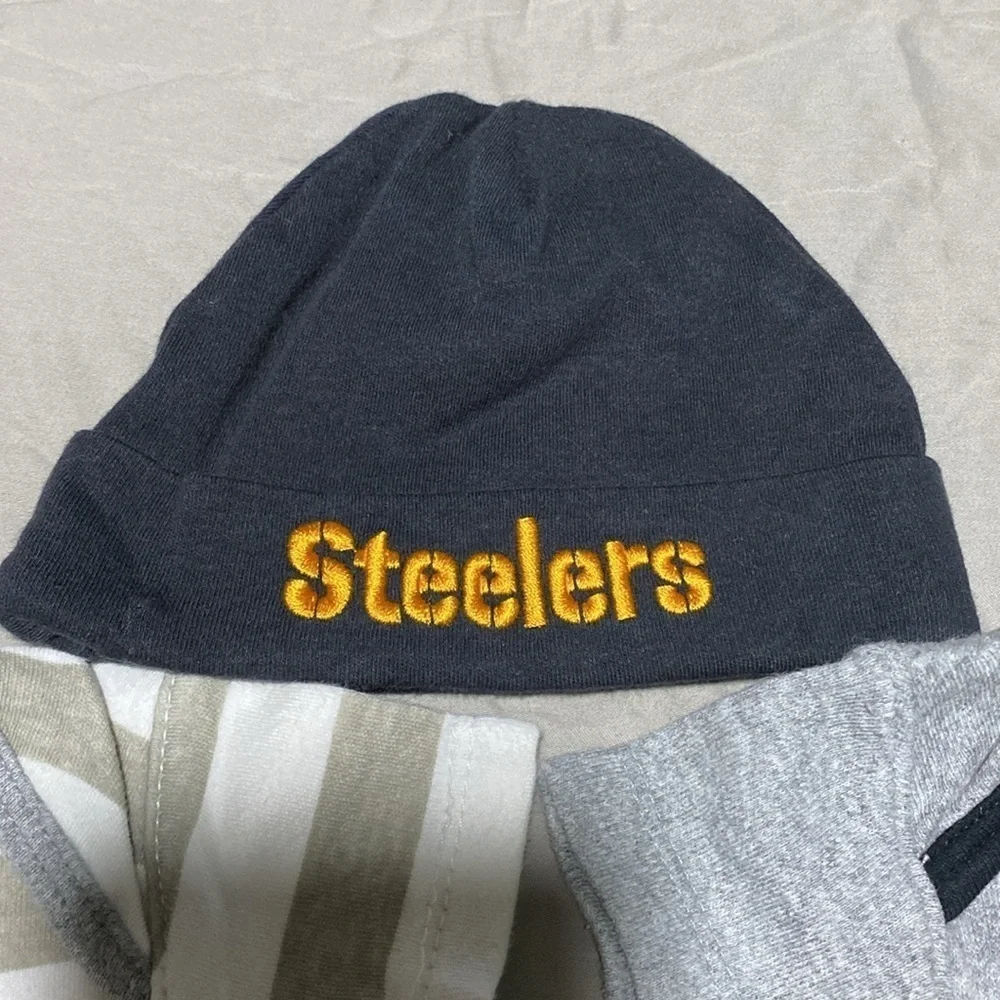 Pittsburgh Steelers infant onesies & beanie bundle size 0-3months